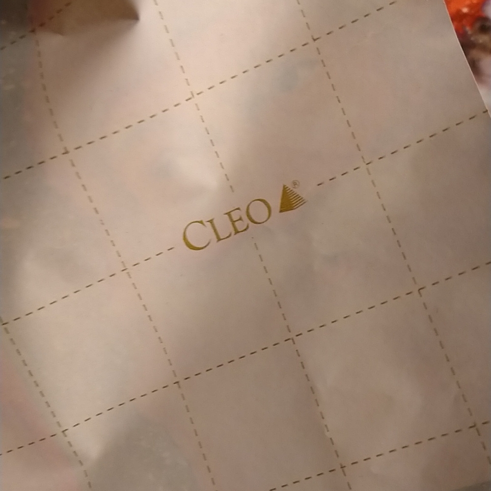 Vintage Christmas Wrapping Paper - Picture 6 of 10